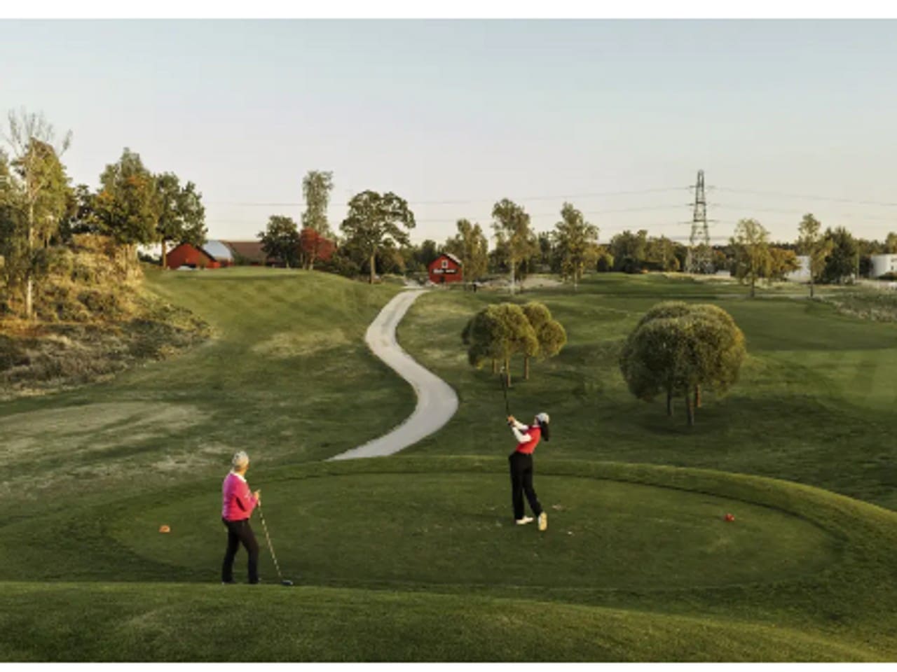 Inbjudan till Västmanlands golfförbund seriespel för Damer för spel på Söndagar.